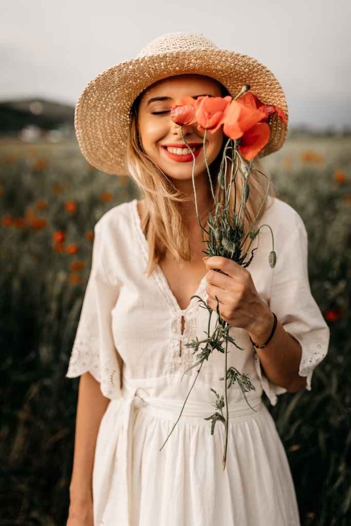 Splash Photography Girl with Flowers smiling